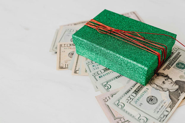 How Much Money Can You Receive as a Gift in Canada