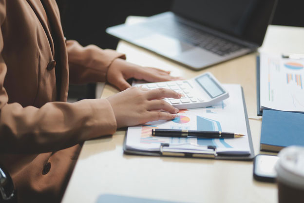 T4 vs. T5: The Definitive Compensation Guide for Canadian Business Owners (2026)